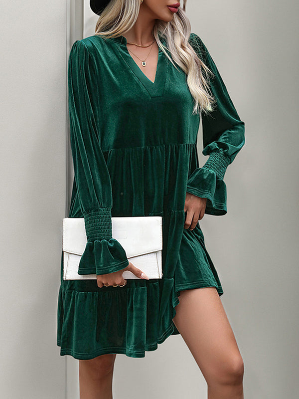 A-Line Long Sleeves Pleated Solid Color Velvet V-Neck Mini Dresses