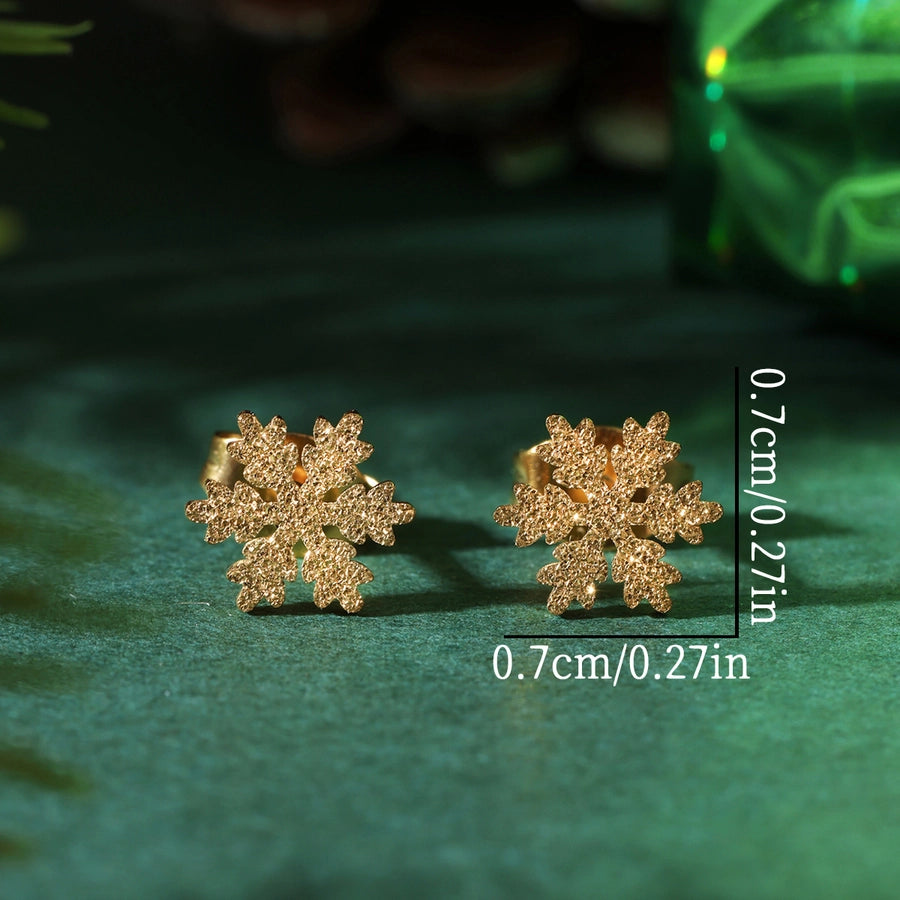 A Pair of Christmas 18K Real Gold Stainless Steel Snowflake Ear Stud Suitable for Daily Holiday Wear