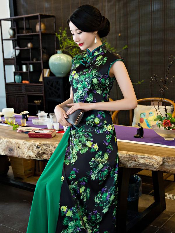 Green Stand Collar Split-side Ao Dai Cheongsam