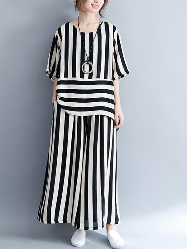 Fashion Combo Suit from T-shirt and Pants in White and Black Stripes