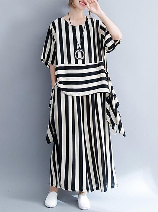 Fashion Combo Suit from T-shirt and Pants in White and Black Stripes