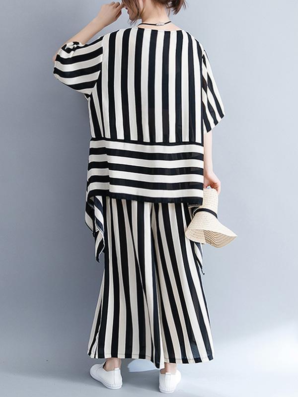 Fashion Combo Suit from T-shirt and Pants in White and Black Stripes