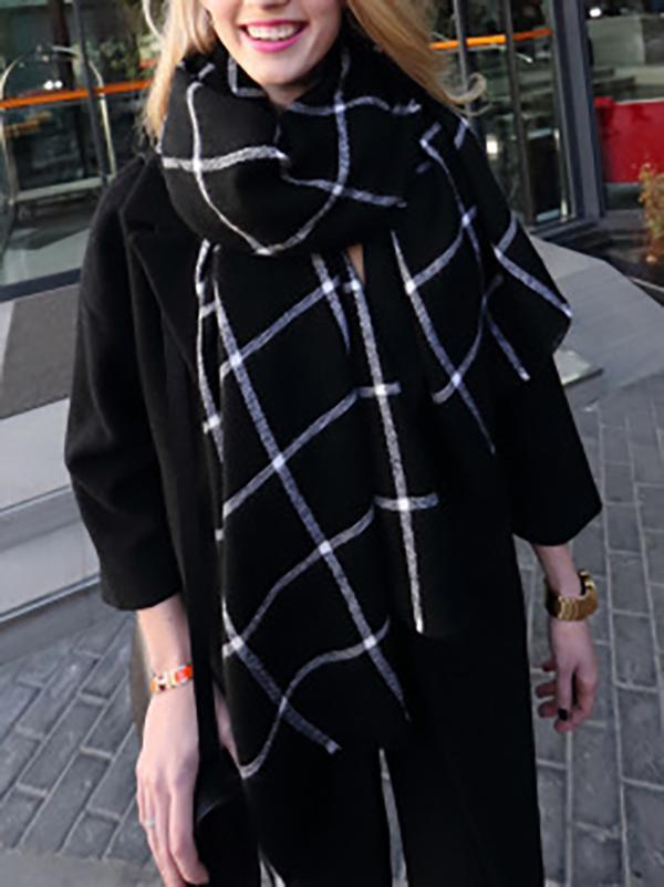 Pretty Black and White Checked Scarf