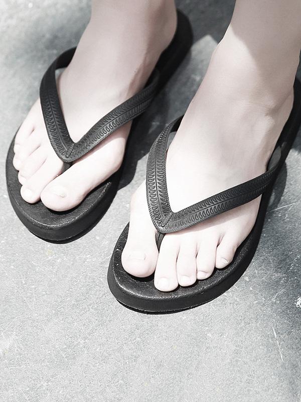 Nice Simple Flip-flops Slipper