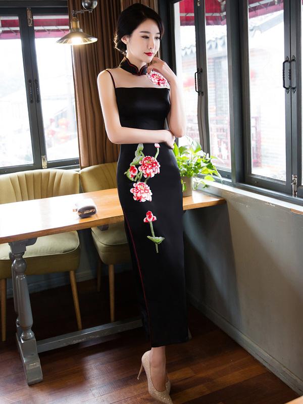 Black Hollow Embroidered Stand-collar Long Cheongsam