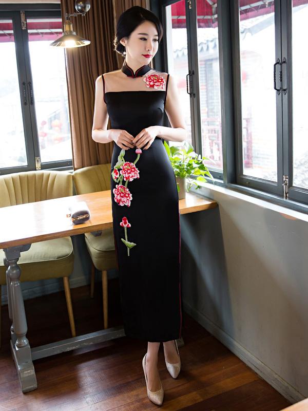 Black Hollow Embroidered Stand-collar Long Cheongsam