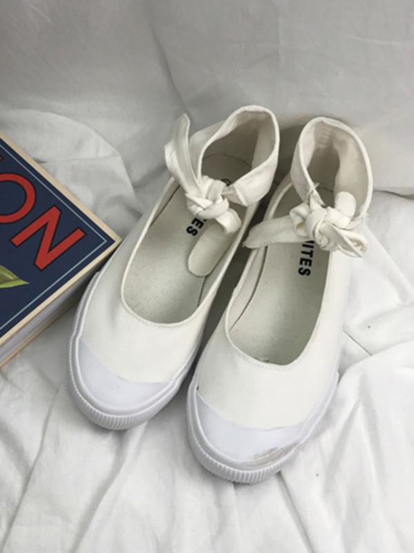 Preppy Style Low Plimsolls