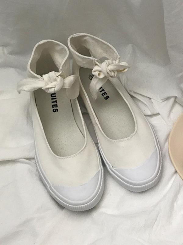 Preppy Style Low Plimsolls