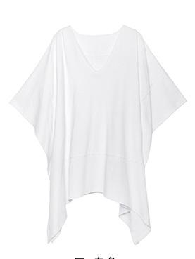 Loose V-neck T-shirt