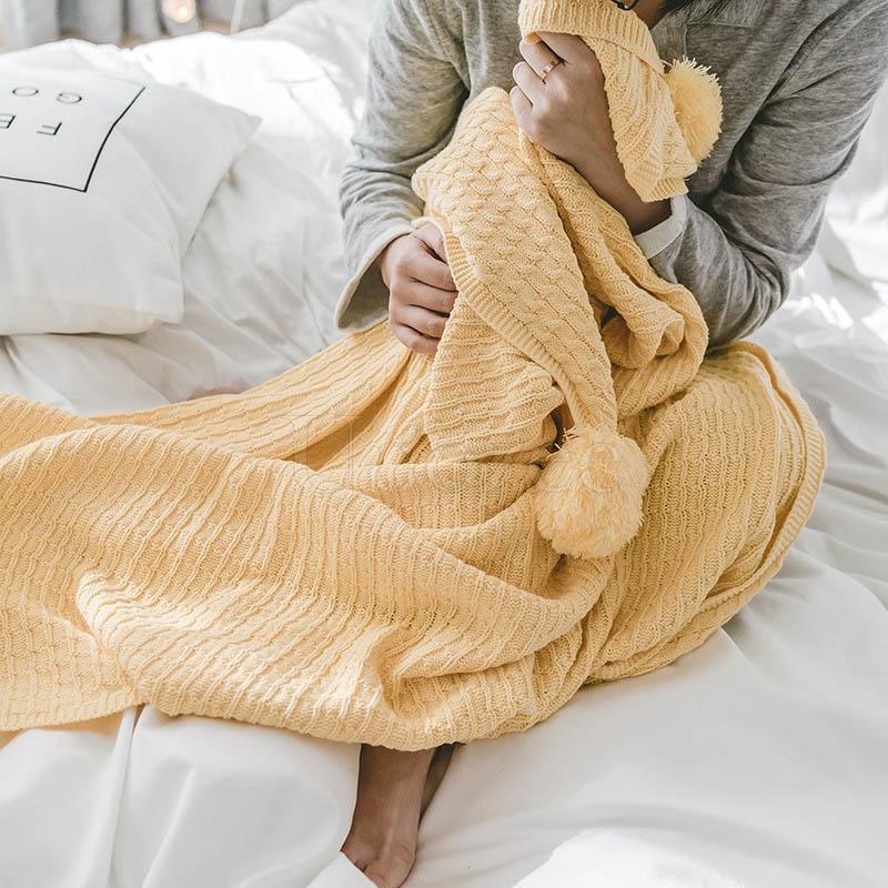 Solid Pompom Triming Knit Blankets