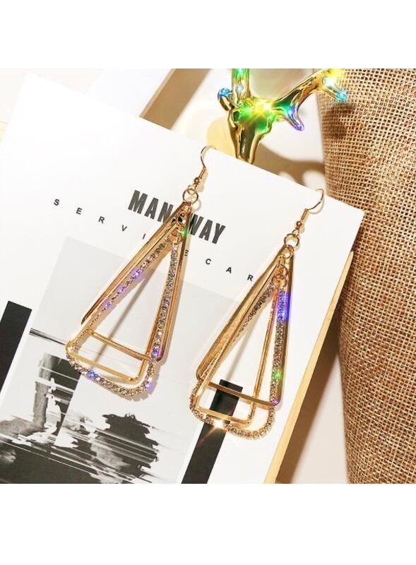 Geometric solid triangle cutout metal diamond earrings