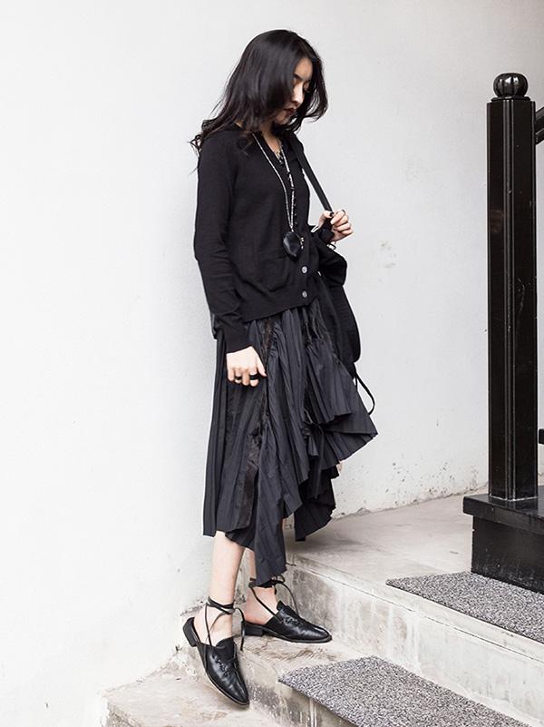 Black Hollow Irregular Fold Skirt