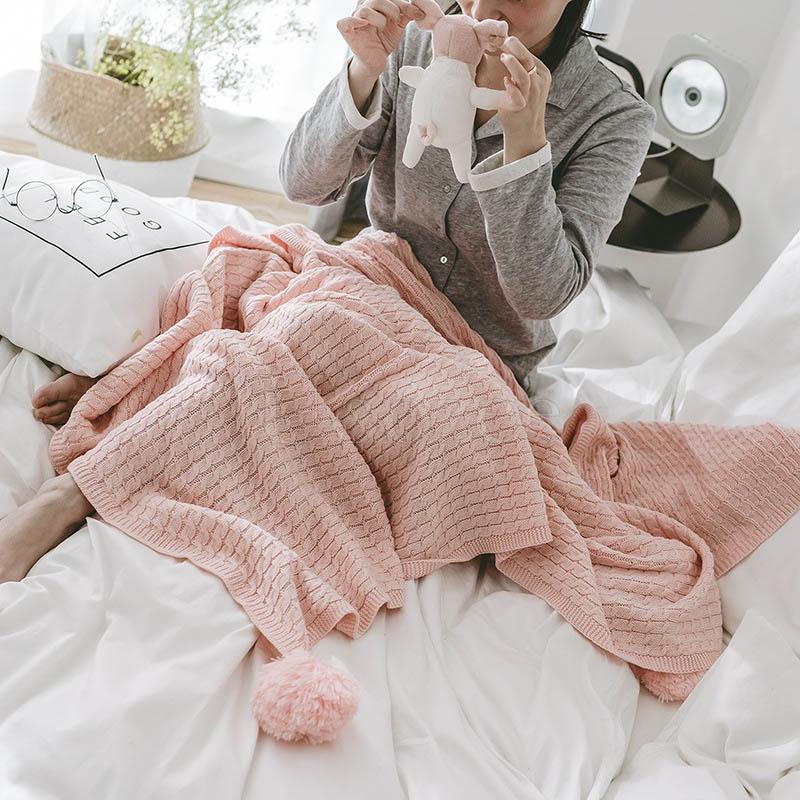 Solid Pompom Triming Knit Blankets